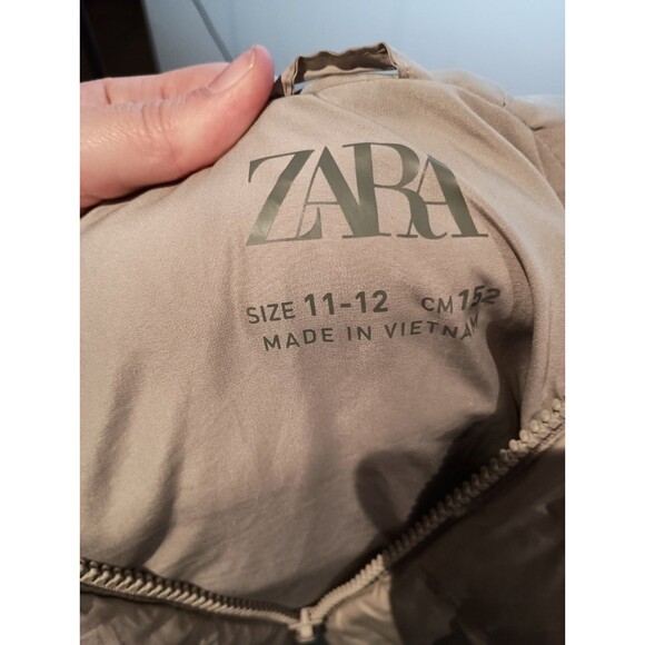 ZARA Tan Hooded Puffer Vest Jacket Full Zip Lined Pockets Women’s Size 11 12 - Picture 2 of 8